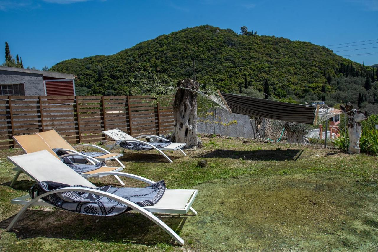 Nausika Rustic Cottage باليوكاستريتسا المظهر الخارجي الصورة